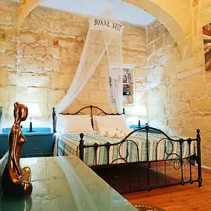 Apartment Fusion Homestay, Mosta