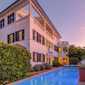 https://the-walden-suites.hotels-capetown.com