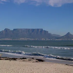 https://blouberg-manor.hotels-capetown.com